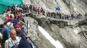 Amarnath Yatra: लगातार दूसरे दिन जम्मू से यात्रा स्थगित, बारिश से बंद रहा जम्मू-श्रीनगर हाईवे