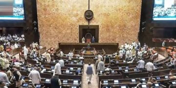 Parliament Monsoon Session: संसद में फिर हंगामा, नारेबाजी के बीच लोकसभा-राज्यसभा की कार्यवाही स्थगित