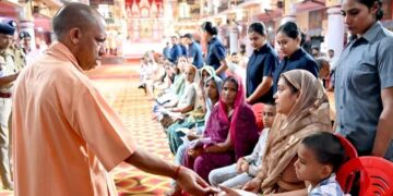 Gorakhpur Janta Darshan: किसका रास्ते रोकने की फरियाद पर भड़के CM योगी, बोले- लापरवाही हुई तो सस्पेंड होंगे अधिकारी