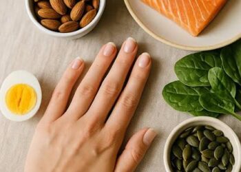 Nail Care Tips: क्या बार-बार टूट जाते हैं नाखून? तो अपनाएं ये आसान उपाय, बढ़ेगी मजबूती और प्राकृतिक चमक