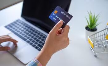 Credit Card खराब हो जाए तो क्या करें? तुरंत करें ये काम, नहीं होगी पेमेंट में परेशानी