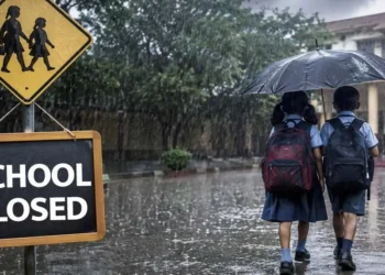 School Closed Today: कांवड़ यात्रा और भारी बारिश के चलते कई जिलों में स्कूल बंद, जानें कहां-कहां लागू है छुट्टी