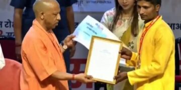 CM योगी ने किया था सम्मानित, क्यों यूपी संस्कृत बोर्ड के टॉपर की डिग्रियां हुई निरस्त, पुरस्कार वापसी की प्रक्रिया शुरू