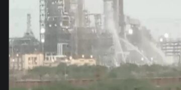 HPCL Refinery Fire: राजस्थान की रिफाइनरी में उठने लगा धुआं दोबारा लगी आग, तेल रिसाव से मचा हड़कंप