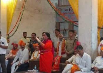 Sadhvi Prachi Statement: आगरा में साध्वी प्राची के बयान पर छिड़ी बहस, जंतर-मंतर प्रदर्शन का जिक्र कर कही विवादित बात