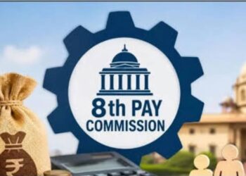 8th Pay Commission: क्या है केंद्रीय कर्मचारियों की मांग, सैलरी कब बढ़ेगी? सरकार ने दिया बड़ा अपडेट