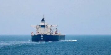 Sea Pirates: समुद्री लुटेरों का बढ़ा खतरा, यमन-सोमालिया के पास दो कमर्शियल जहाज हाईजैक; 22 भारतीय क्रू बंधक