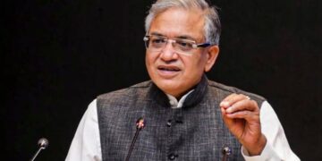 UP Election 27: ज्ञानेश कुमार के लखनऊ दौरे से बढ़ी चुनावी हलचल, क्या अधिकारियों से करेंगे चुनावी तैयारियों पर चर्चा