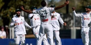 AUS vs BAN 2nd Test: स्टार्क-के बाद शोरीफुल का कहर, पलटा मुकाबला, पहले दिन तेज गेंदबाजों का दबदबा