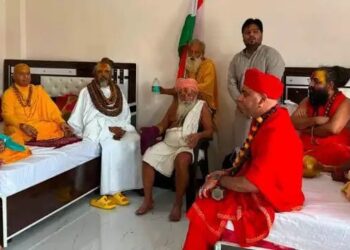 Ram Mandir Donation Row: चंदा चोरी पर संतों की बैठक को लेकर विवाद, कंप्यूटर बाबा ने किस पर लगाए गंभीर आरोप