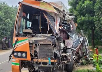 Road Accident: बुलंदशहर में दर्दनाक सड़क हादसा, बस-डंपर की टक्कर में बच्ची सहित महिला की मौत; 24 घायल