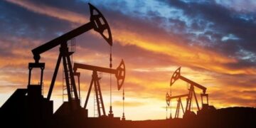Oil Windfall: ईरान युद्ध से तेल कंपनियों की चांदी, दिग्गज कंपनियों ने कमाए अरबों डॉलर; महंगाई से जूझ रही दुनिया