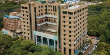Delhi Max Hospital:दिल्ली के अस्पताल में एक ही दिन में हुईं आठ सर्जरी, मेडिकल और कानूनी मंजूरी के साथ सफल रहा ट्रांसप्लांट
