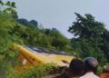 Bus Accident :मऊ में बच्चों से भरी बस नहर में पलटी, मची चीख-पुकार, दो बच्चे घायल बाकी सभी सुरक्षित