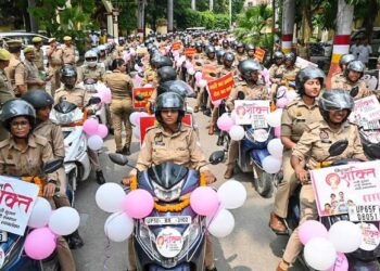 UP Women Safety: योगी सरकार के इन कदमों से बदली महिलाओं की सुरक्षा की तस्वीर, जानें क्या हुआ बदलाव