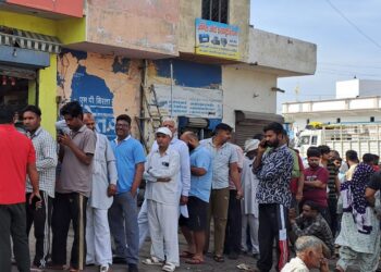 LPG e-KYC Update: गैस एजेंसीपर क्यों लगी लंबी लाइन, मिली ग्राहकों को राहत, कब तक बढ़ी डेडलाइन