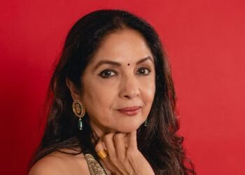 Neena Gupta: साड़ी में थोड़ा बदला लुक तो लोगों ने कर दी ये टिप्पणी,नीना गुप्ता ने फिर ऐसे दिया जवाब
