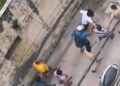 Girls Harassment: मेरठ में छात्रा से छेड़छाड़, युवक ने रास्ते में रोका नंबर मांगा ,  विरोध पर दी धमकी, लोगों ने पकड़कर पीटा