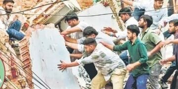 Delhi PG Incident : मां की मानी एक बात बची हबीब की जान, दोस्तों की तलाश में बेचैन घूम रहे छात्र