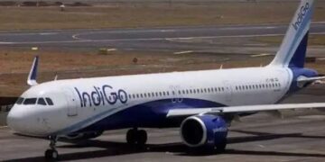 Indigo Alert: 35 हजार फीट की ऊंचाई पर कार्गो में धुआं उठा, स्मोक अलार्म बजते ही लखनऊ एयरपोर्ट पर मचा हड़कंप