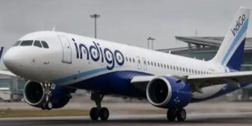 Lucknow Flight: रनवे छूते ही हवा में लहराया विमान, दोबारा उड़ा , यात्रियों की जान अटकी, बाद में सुरक्षित लैंडिंग