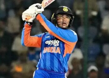 T20 Record: अभिषेक शर्मा 30 गेंदों में शतक लगाकर तीसरे नंबर पर पहुंचे, जानिए उनसे आगे कौन कौन
