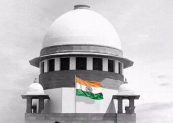 Reel Controversy: MNS कार्यकर्ताओं की गुंडागर्दी, इन्फ्लुएंसर को कालिख पोती, सिर पर चप्पल रख क्यों मंगवाई माफी