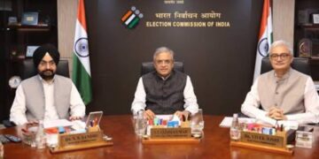SIR Meeting : विवाद के बीच चुनाव आयोग की बैठक, छूटे नाम वालों के दस्तावेज घर घर जा कर लेंगे