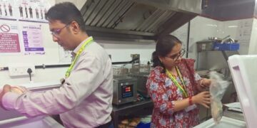 FSDA Raid : कानपुर में 60 होटल-रेस्टोरेंट पर छापे, गंदगी और एक्सपायरी सामान मिला, 5 लाइसेंस निलंबित