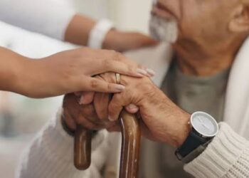 UP Old Age Homes: यूपी के 75 वृद्धाश्रमों में हर सप्ताह होगी बुजुर्गों की स्वास्थ्य जांच