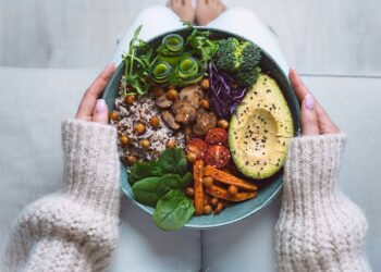 Health Tips: संतुलित आहार के नाम पर कहीं आप तो नहीं कर रहे ये गलतियां?जानें क्या है सच
