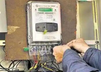 Smart Meter ने बढ़ाई मुसीबत! बिल जमा होने के बाद भी नहीं आई बिजली, हजारों परिवार परेशान