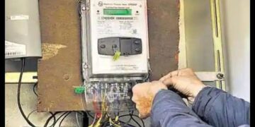 Smart Meter ने बढ़ाई मुसीबत! बिल जमा होने के बाद भी नहीं आई बिजली, हजारों परिवार परेशान