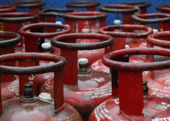 LPG Refill Booking: LPG सिलेंडर बुकिंग में मिलेगी बड़ी राहत, अब गांव में रहने वाले इतने दिनों में करा सकेंगे रिफिल