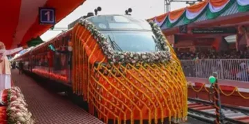 Sleeper Vande Bharat: दिवाली पर पूर्वांचल को सौगात,जाने कब से रवाना होगी यूपी की पहली स्लीपर वंदे भारत
